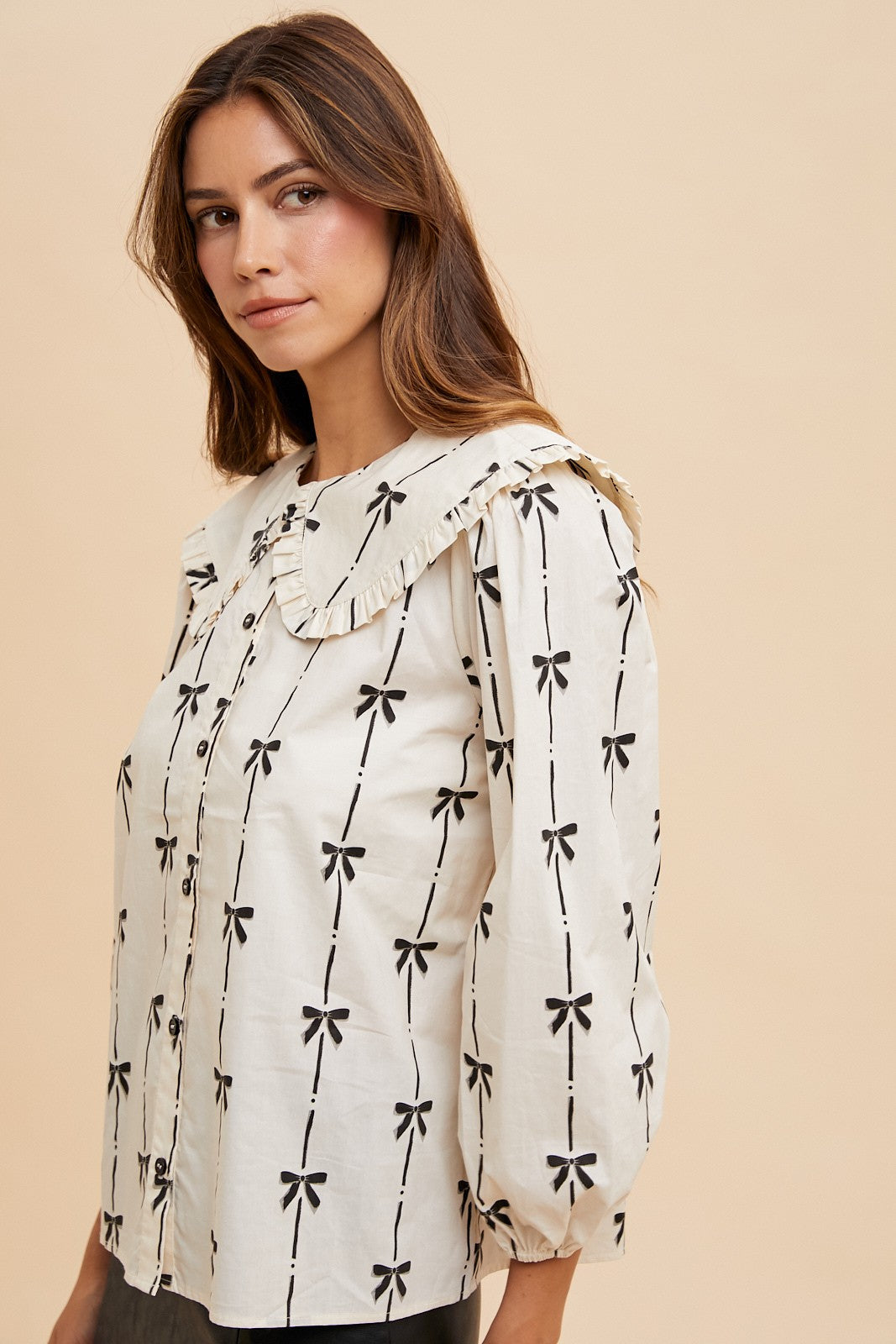 bow print collar top