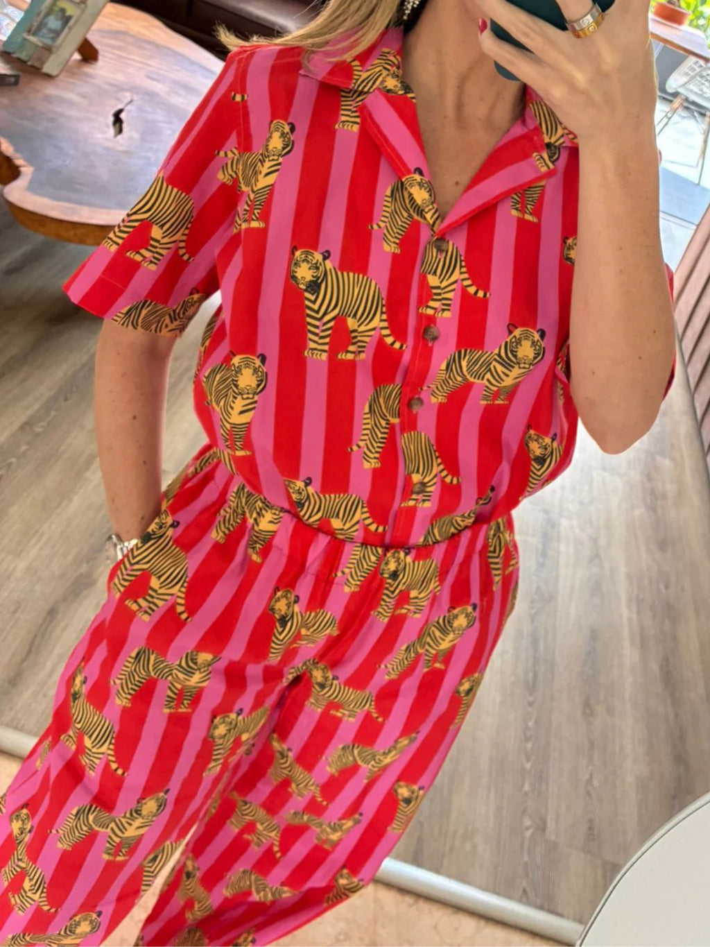 red tropical tiger set