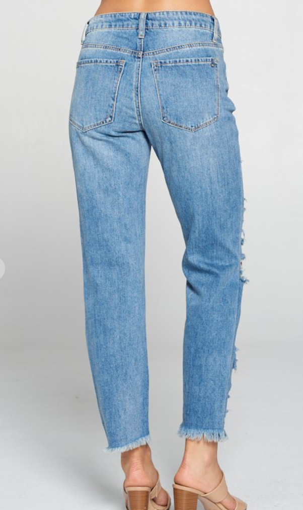 the must-have distressed jeans
