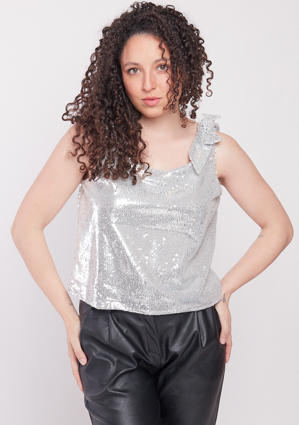sequins bow top