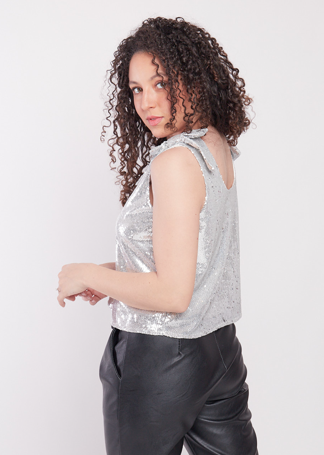 sequins bow top