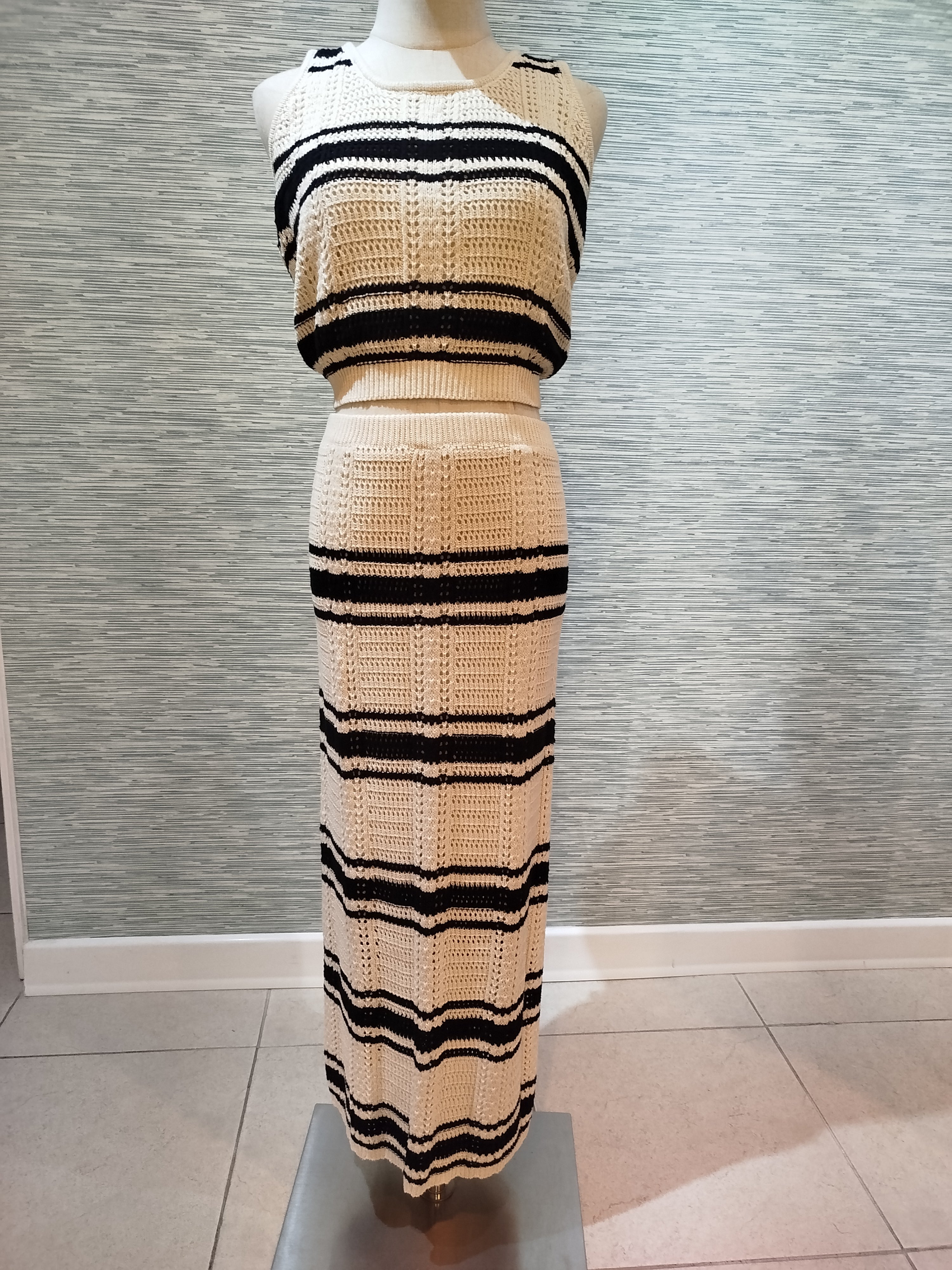 knitted stripped skirt set